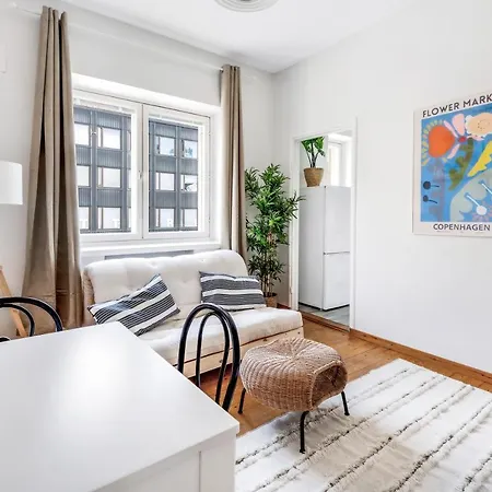 Wehost Colorful Studio Next To Park Puijonpuistikko In Vallila Neighborhood Appartamento Helsinki