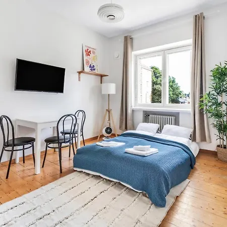 Wehost Colorful Studio Next To Park Puijonpuistikko In Vallila Neighborhood Apartment *